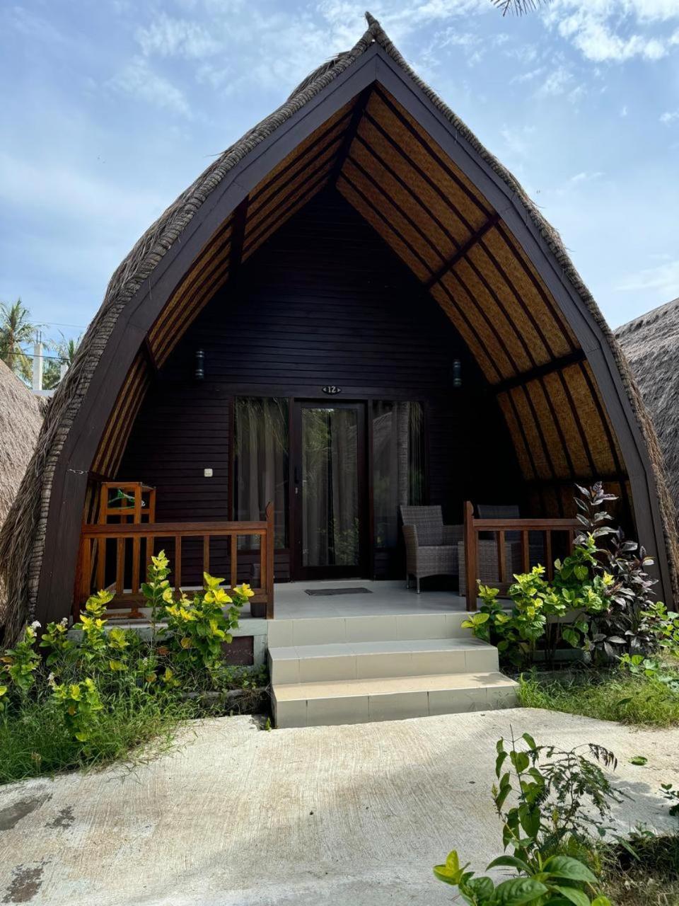 Sandy Beach Bungalows Gili Air Exterior photo