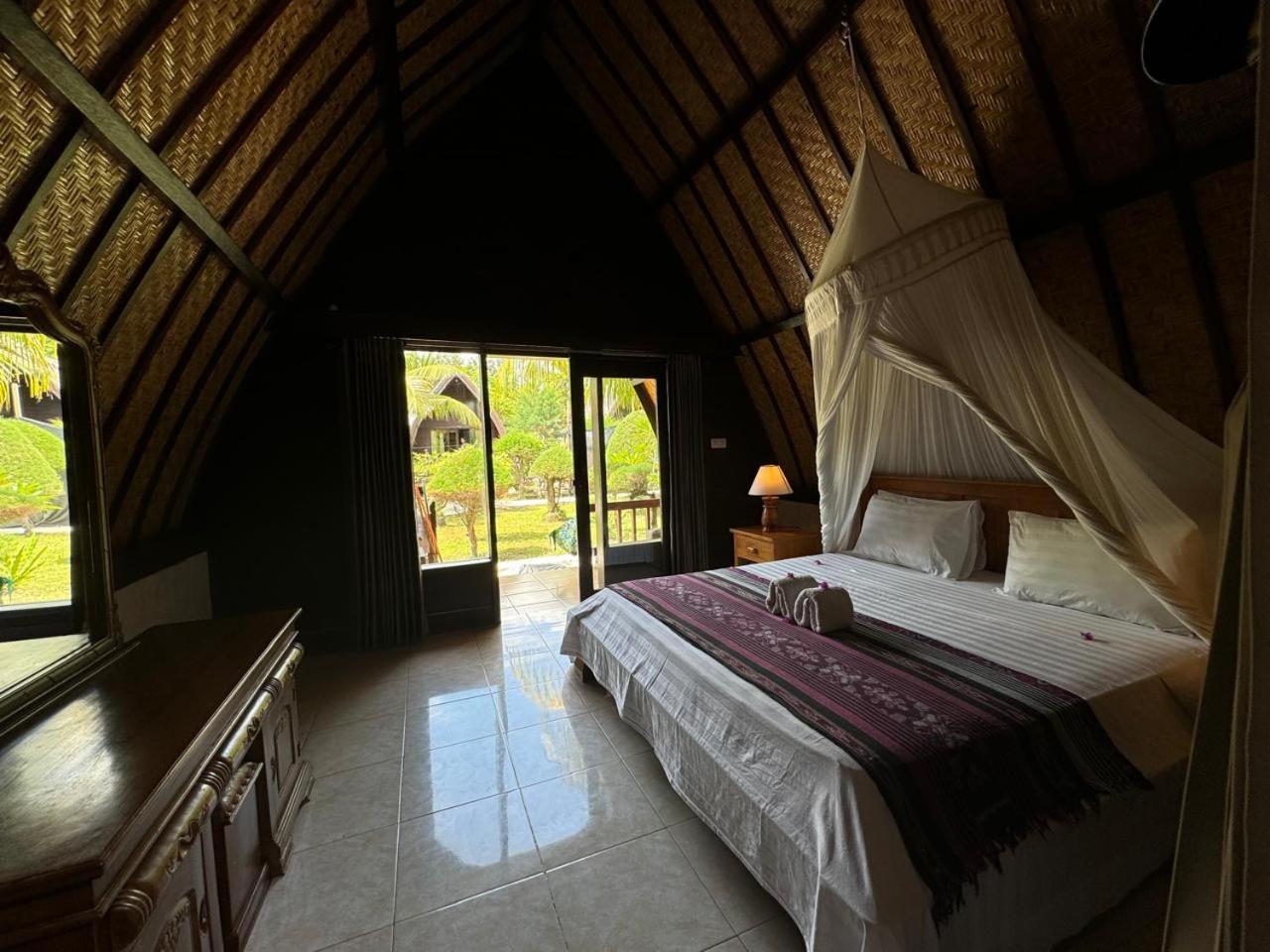 Sandy Beach Bungalows Gili Air Exterior photo