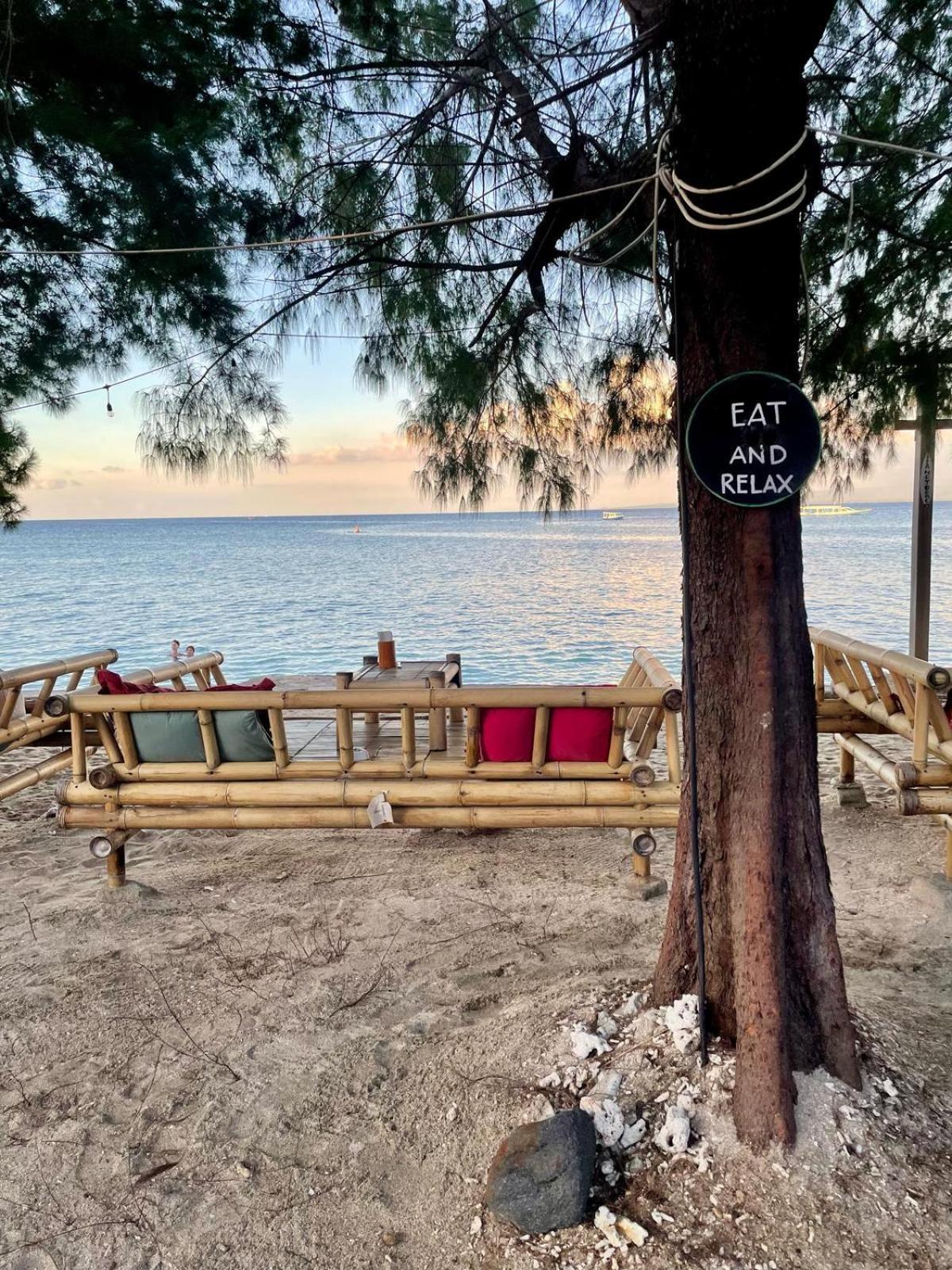 Sandy Beach Bungalows Gili Air Exterior photo