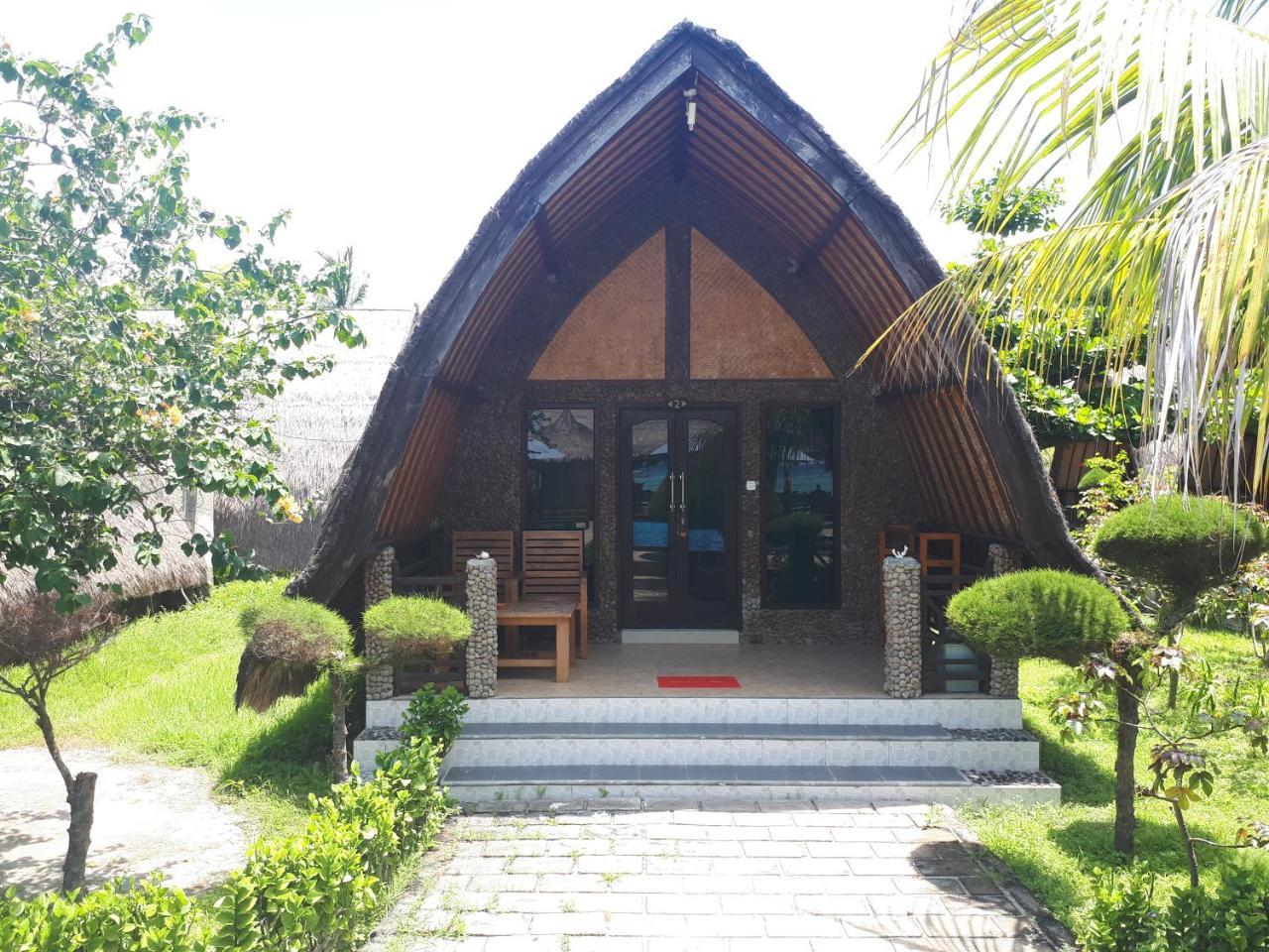 Sandy Beach Bungalows Gili Air Exterior photo